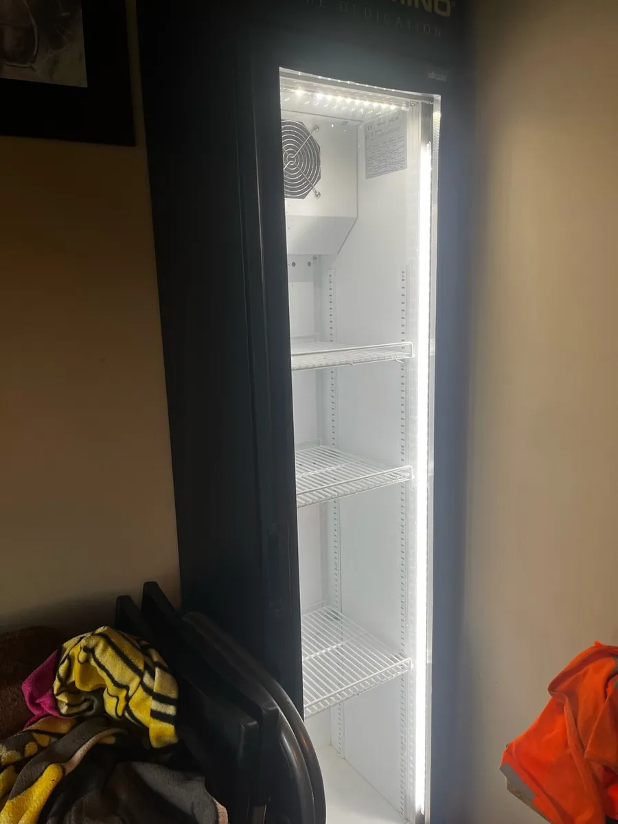 Drinks fridge - Image 1