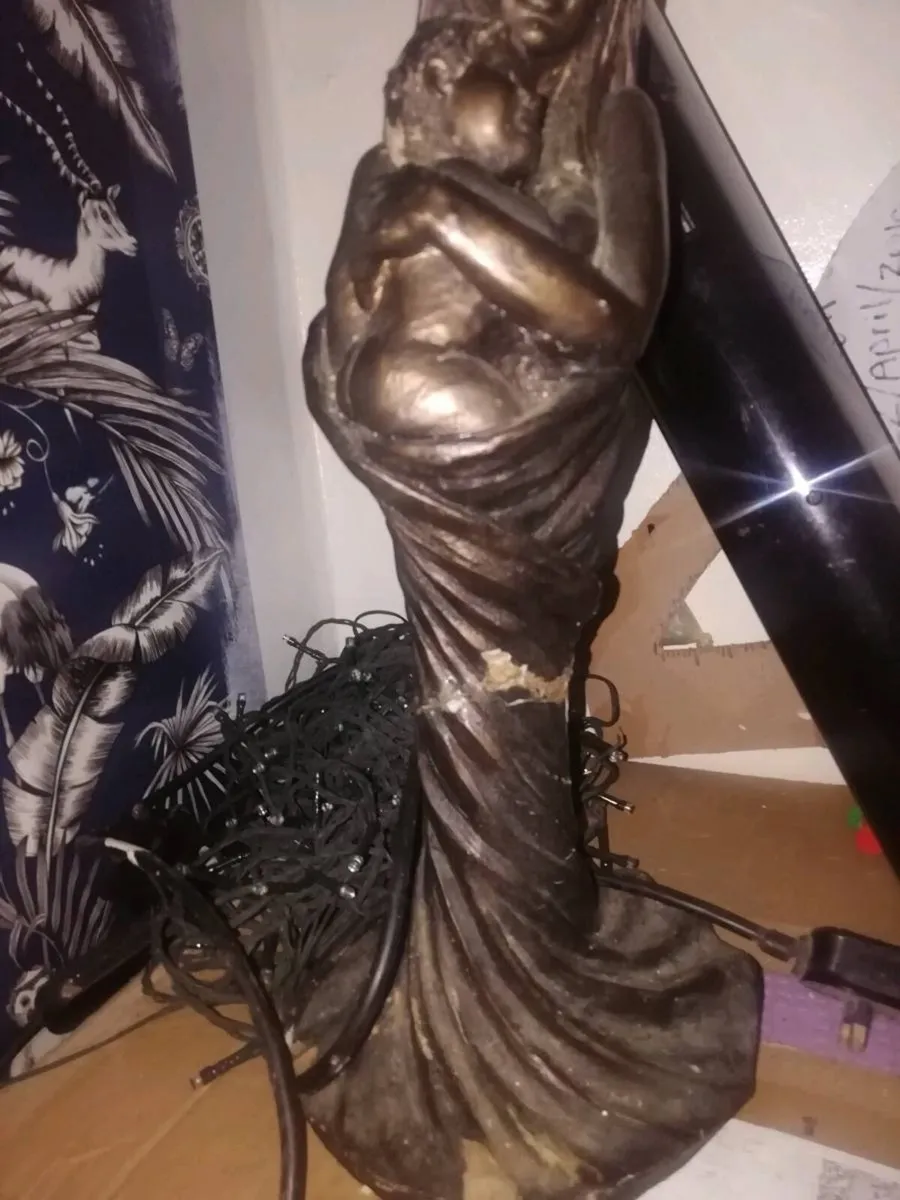 Very old lamp for sale - Image 1
