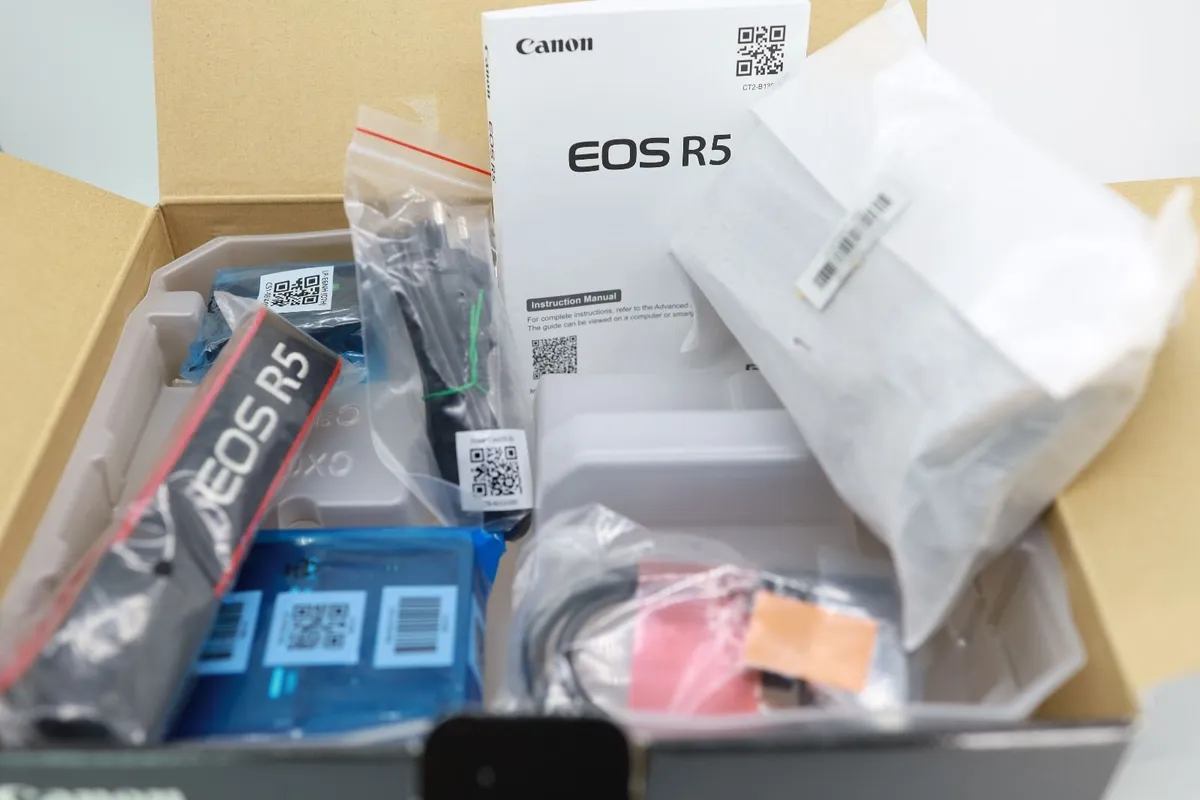 CANON EOS R5 MIRRORLESS DIGITAL CAMERA #0509 - Image 2