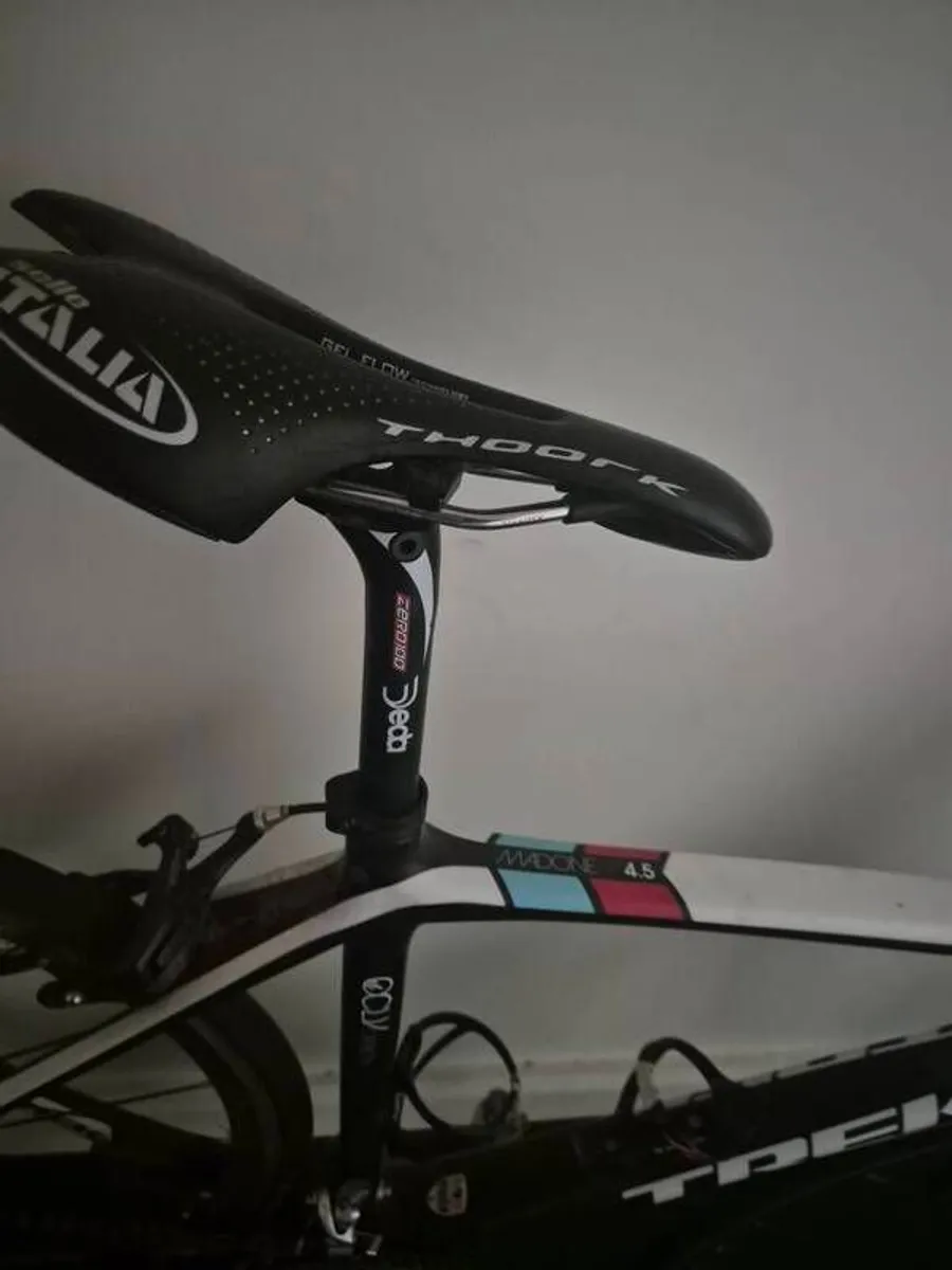 Trek madone 4.5 carbon road bike - Image 2