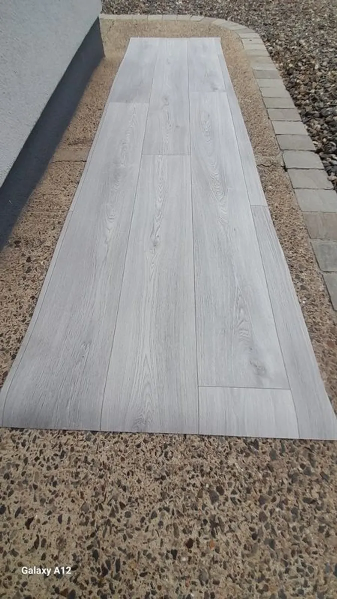 Lino...8' 4" X  26 "   High Quality - Image 1