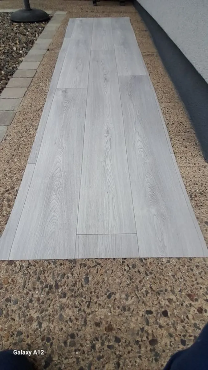 Lino...8' 4" X  26 "   High Quality - Image 2