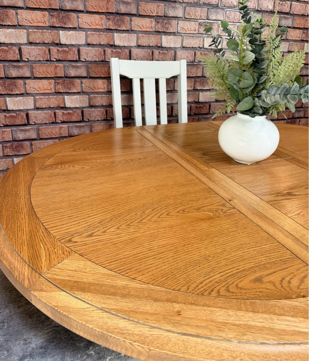 LOIRE round oak kitchen table & 4 chairs - Image 4
