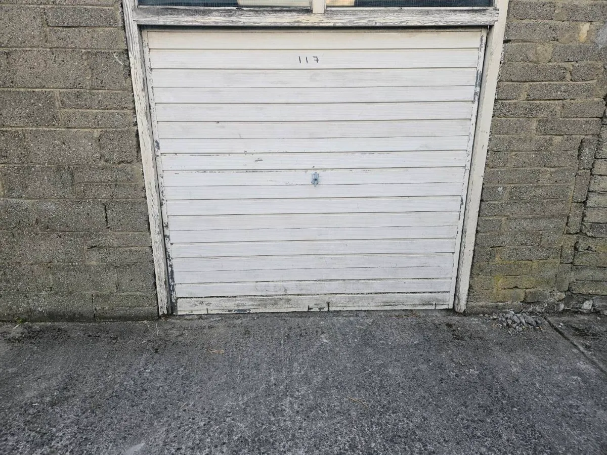 GARAGE DOOR - Image 1