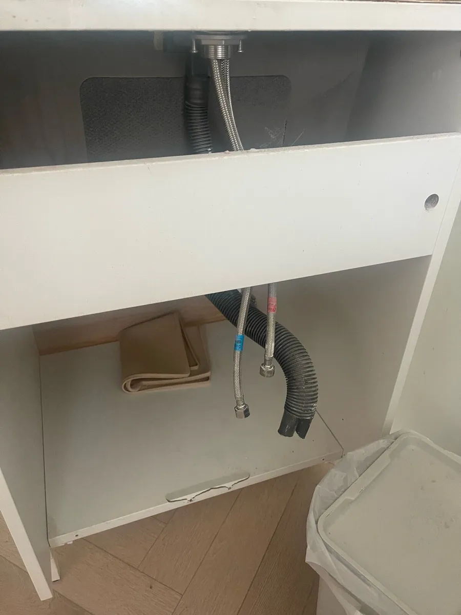 Kitchenette - Image 4