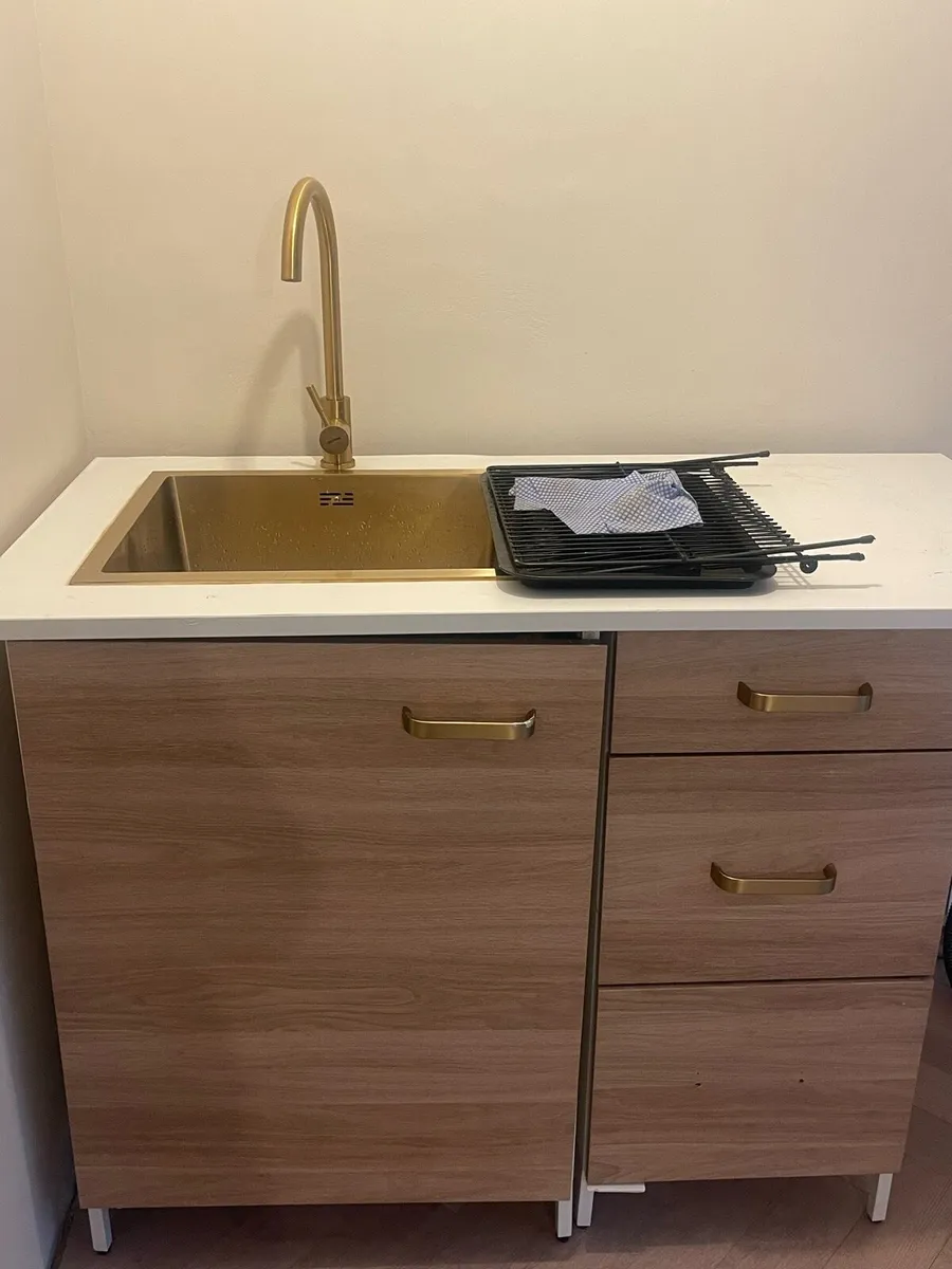 Kitchenette - Image 1