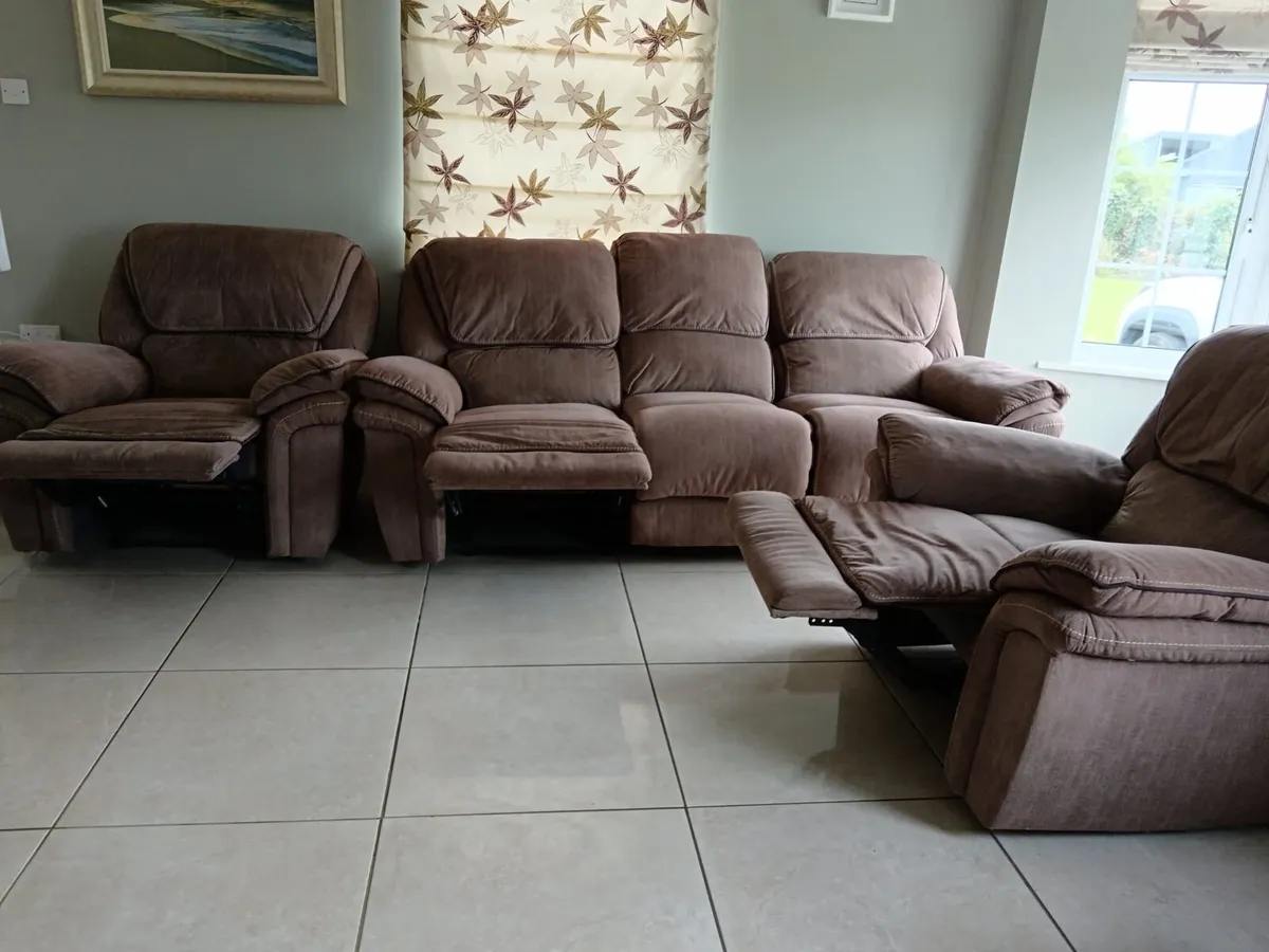 Recliner suite - Image 1