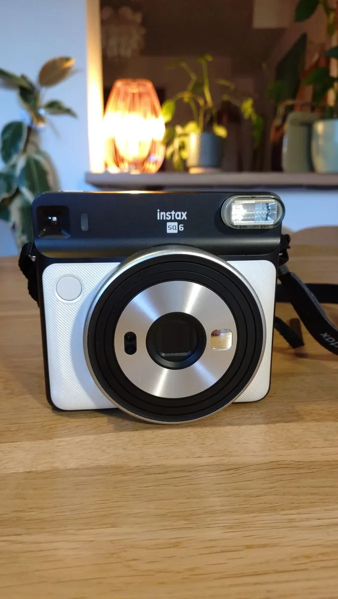 Fujifilm Instax SQ6 Pearl White Instant Camera - Image 1