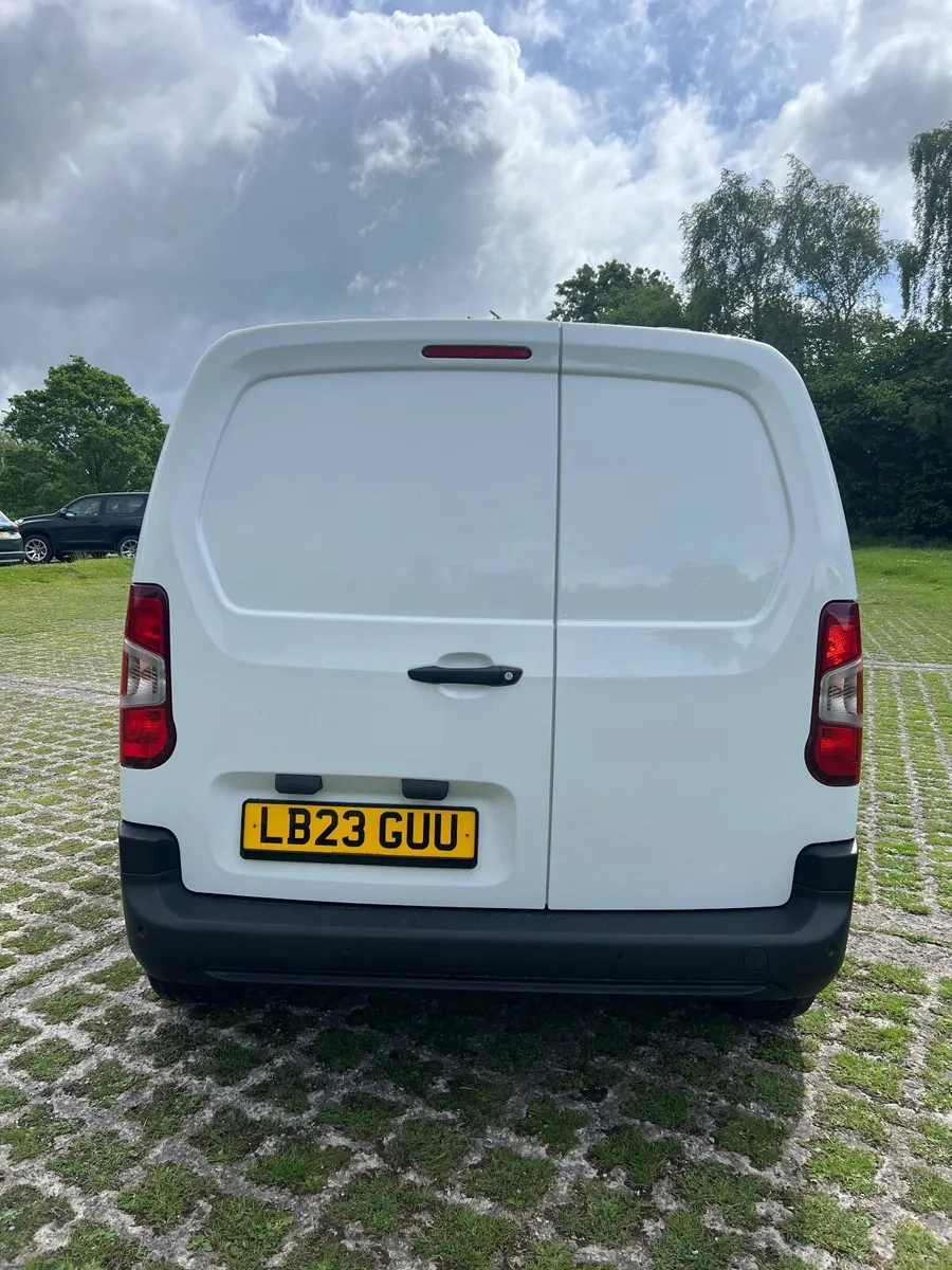 Citroen Berlingo 2023 - Image 2