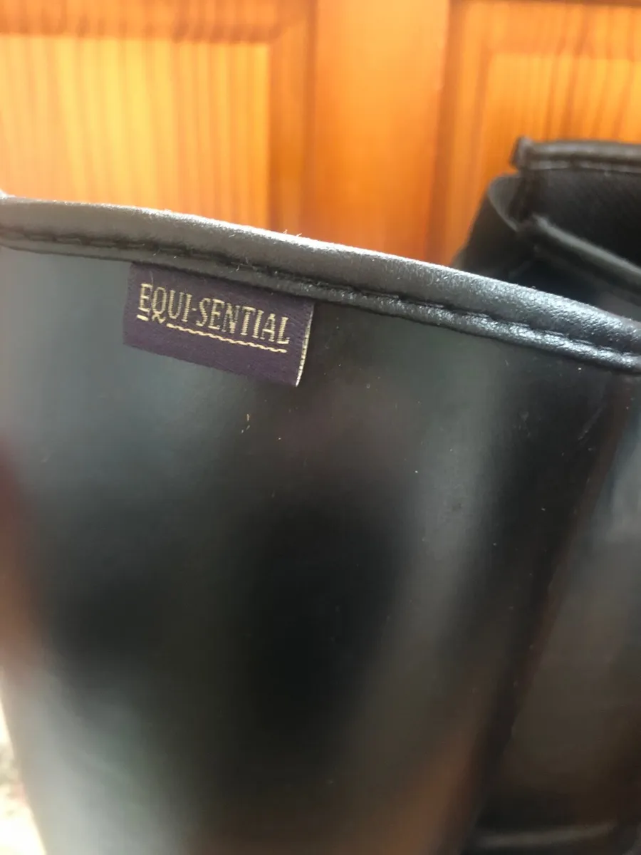 Children’s horse riding boots - Image 1