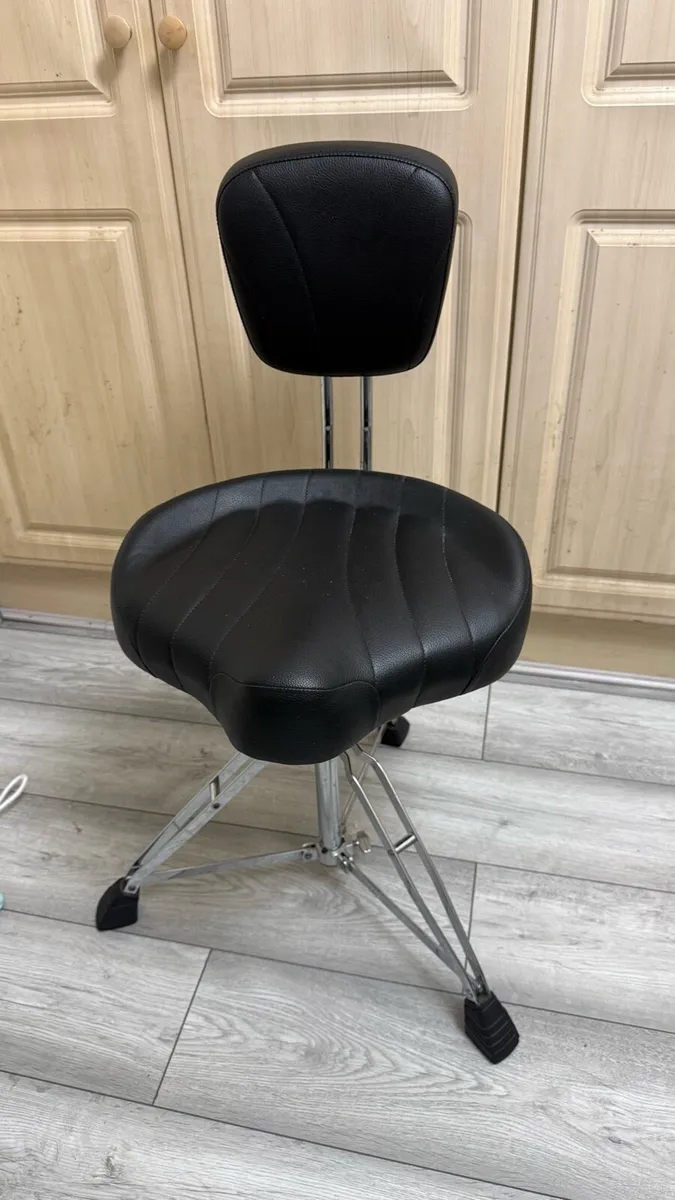 Pearl D2500BR Drum Throne with Backrest - Image 1