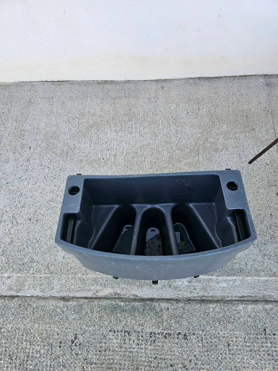 Calf feeder for sale - Image 4