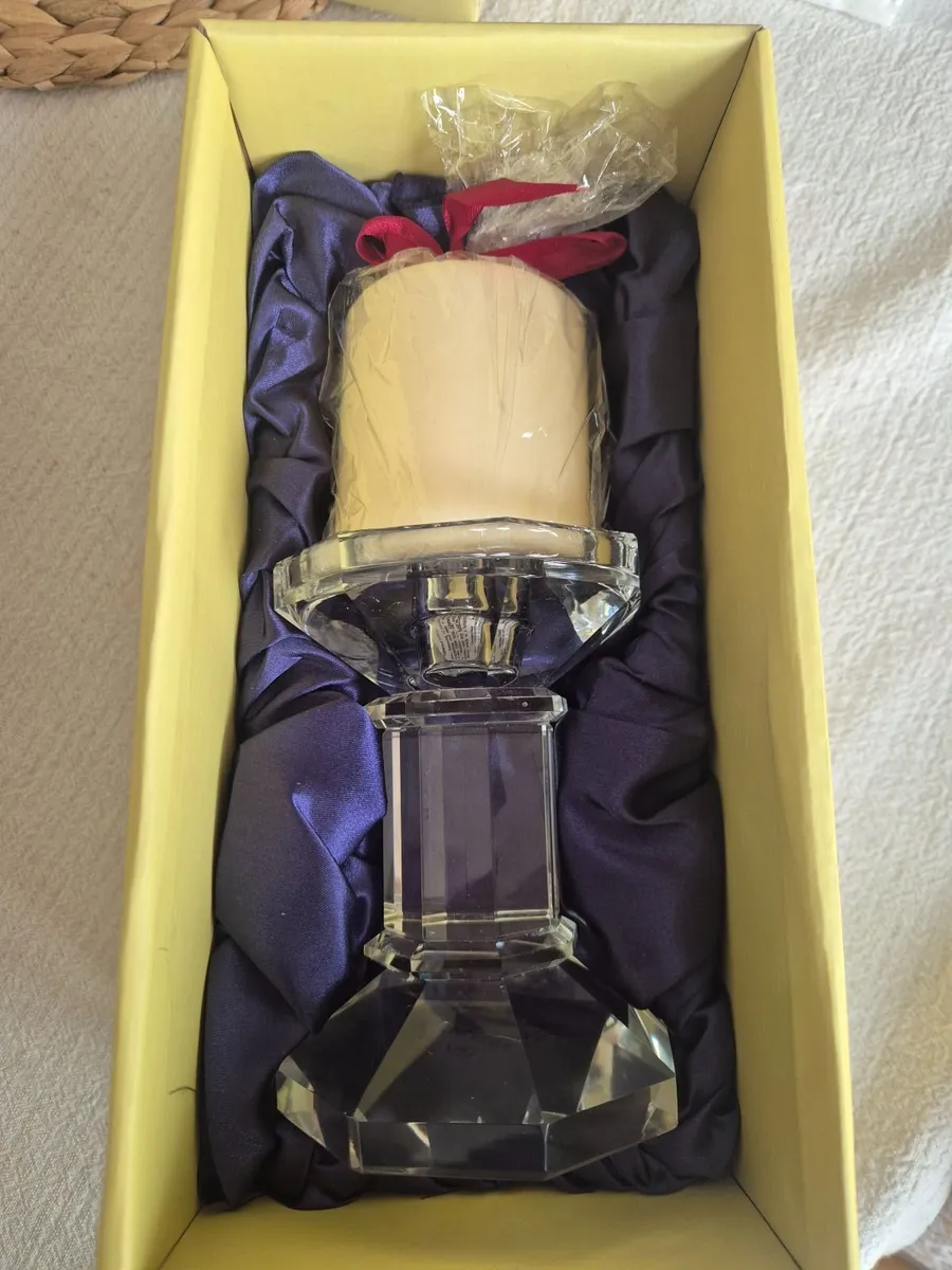Duiske Crystal Candle Holder and Candle - Image 4