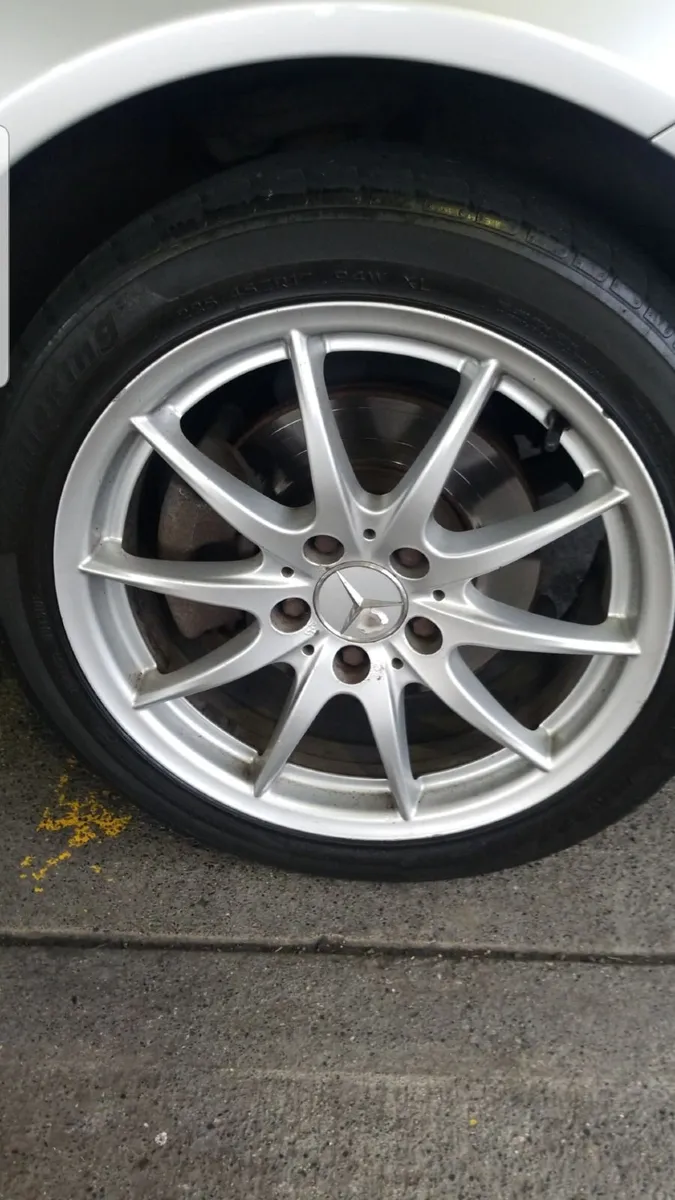 Mercedes C Class Coupe damaged - Image 2