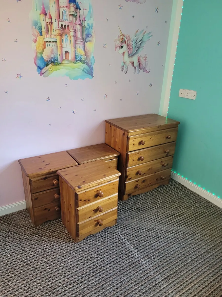 Household furniture - Image 4