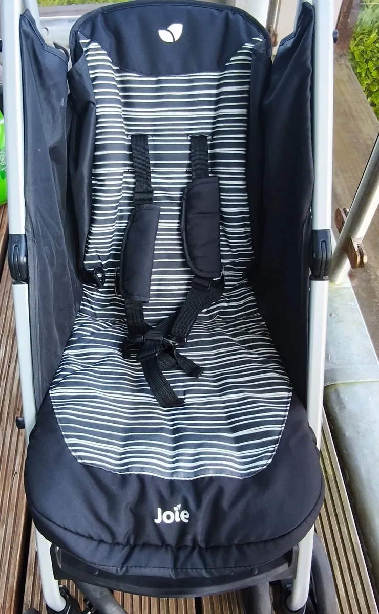 Joie Trakker Stroller Black &white - Image 2