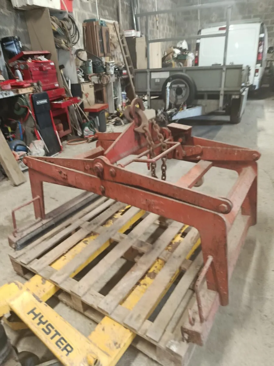 Block Grab & Tractor Forklift Mast - Image 1
