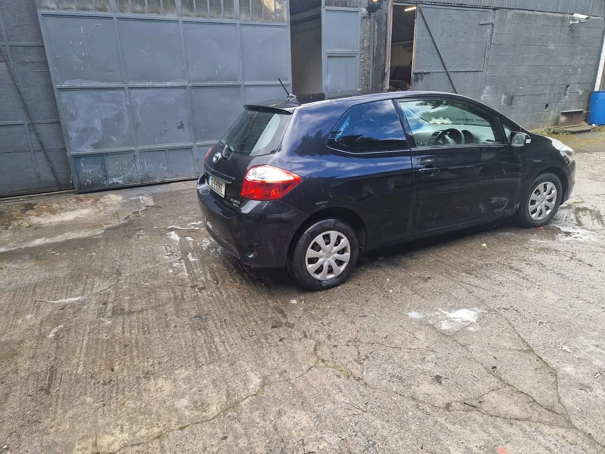 Toyota Auris 2012 - Image 3