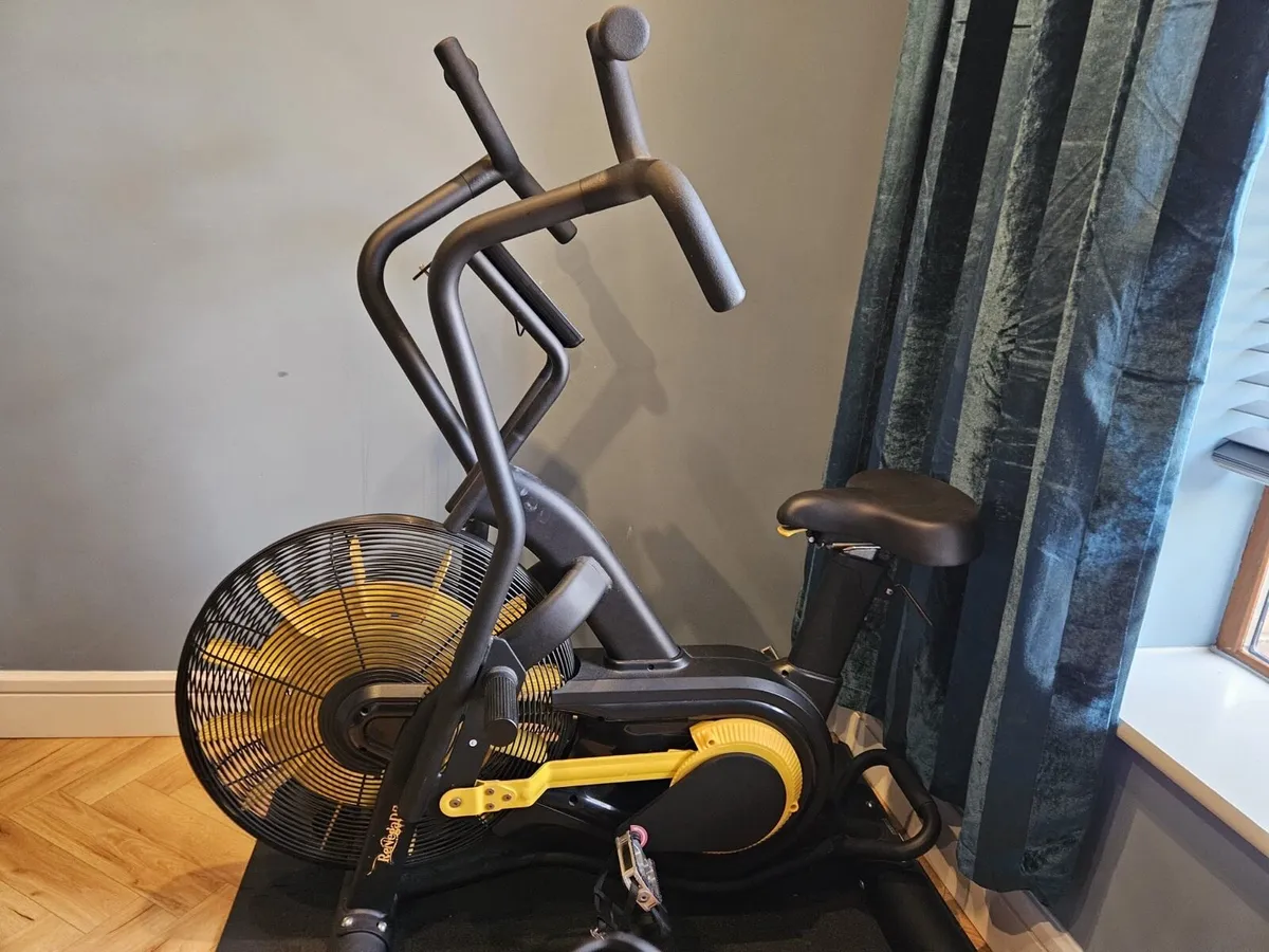 Gym equipment - Image 1