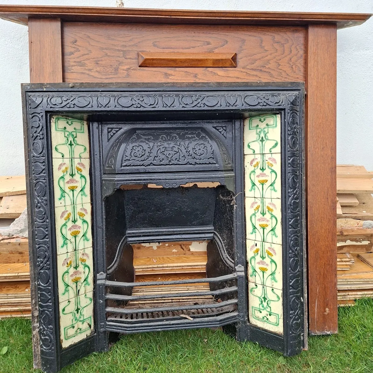 Beautiful 1930's cast iron fireplace oak surround - Image 4