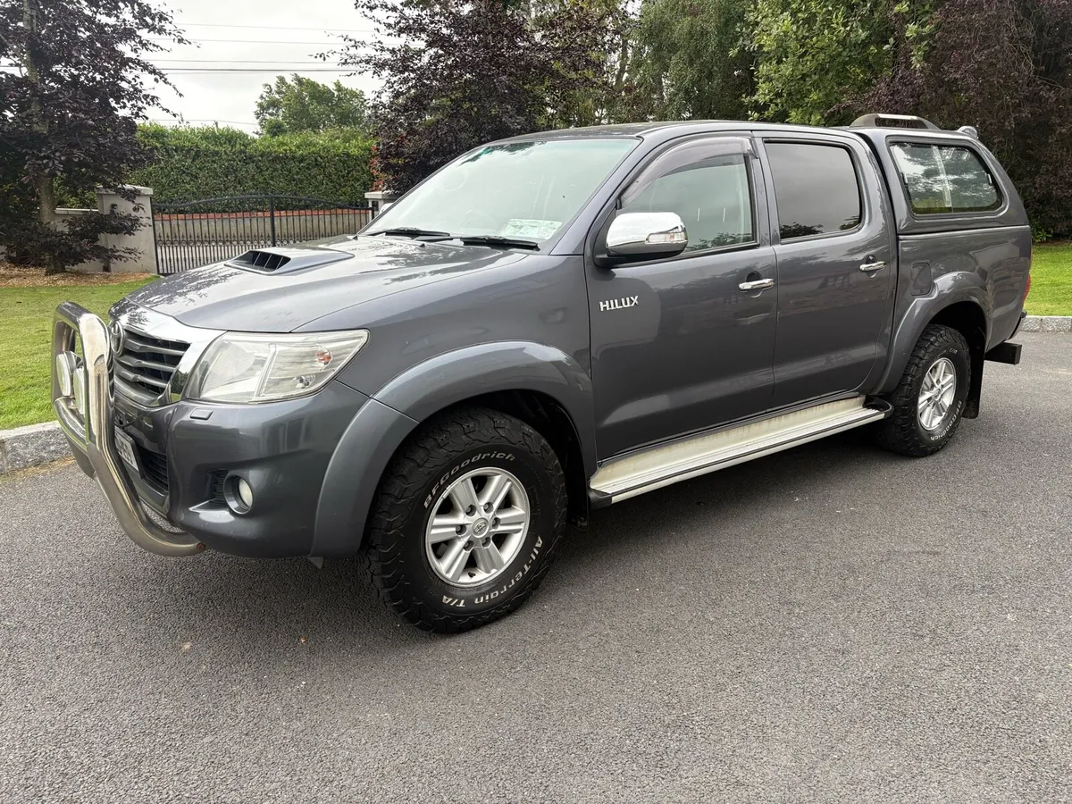 Toyota Hilux 3.0l d4d Invincible Mint Condition - Image 1