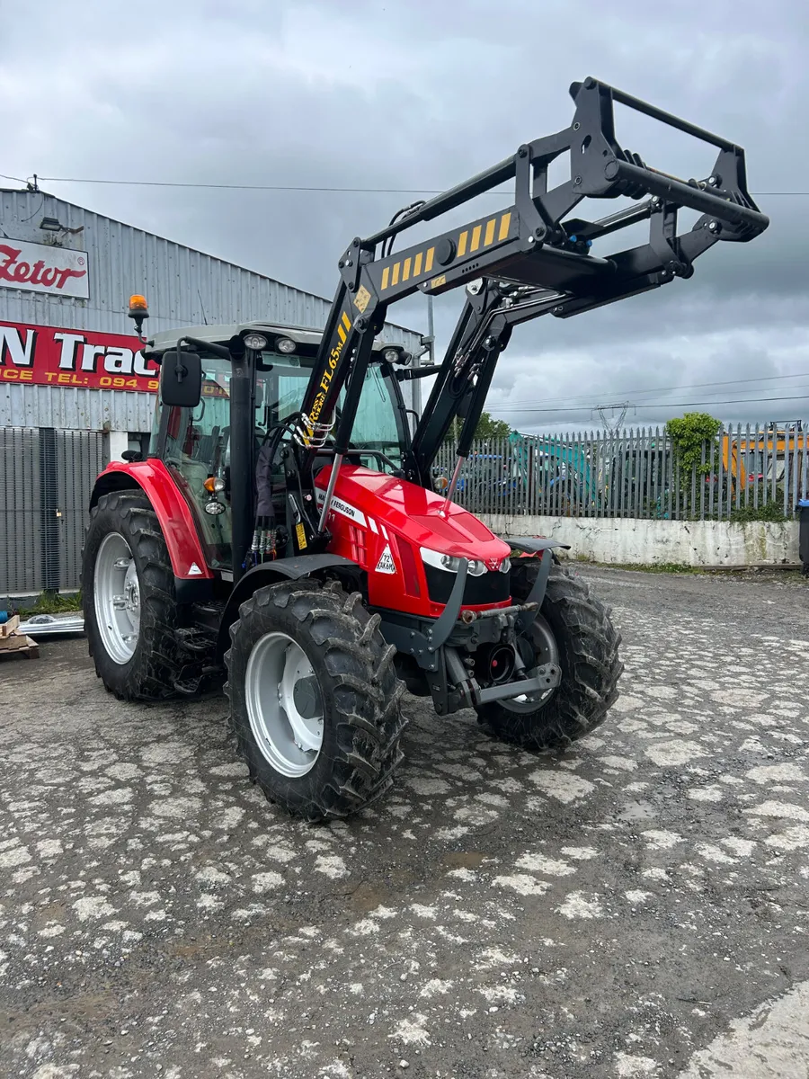 2015 Massey Ferguson 5611 c/w Loader - Image 4