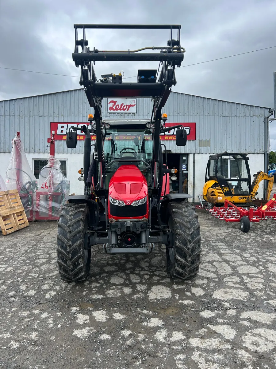 2015 Massey Ferguson 5611 c/w Loader - Image 3