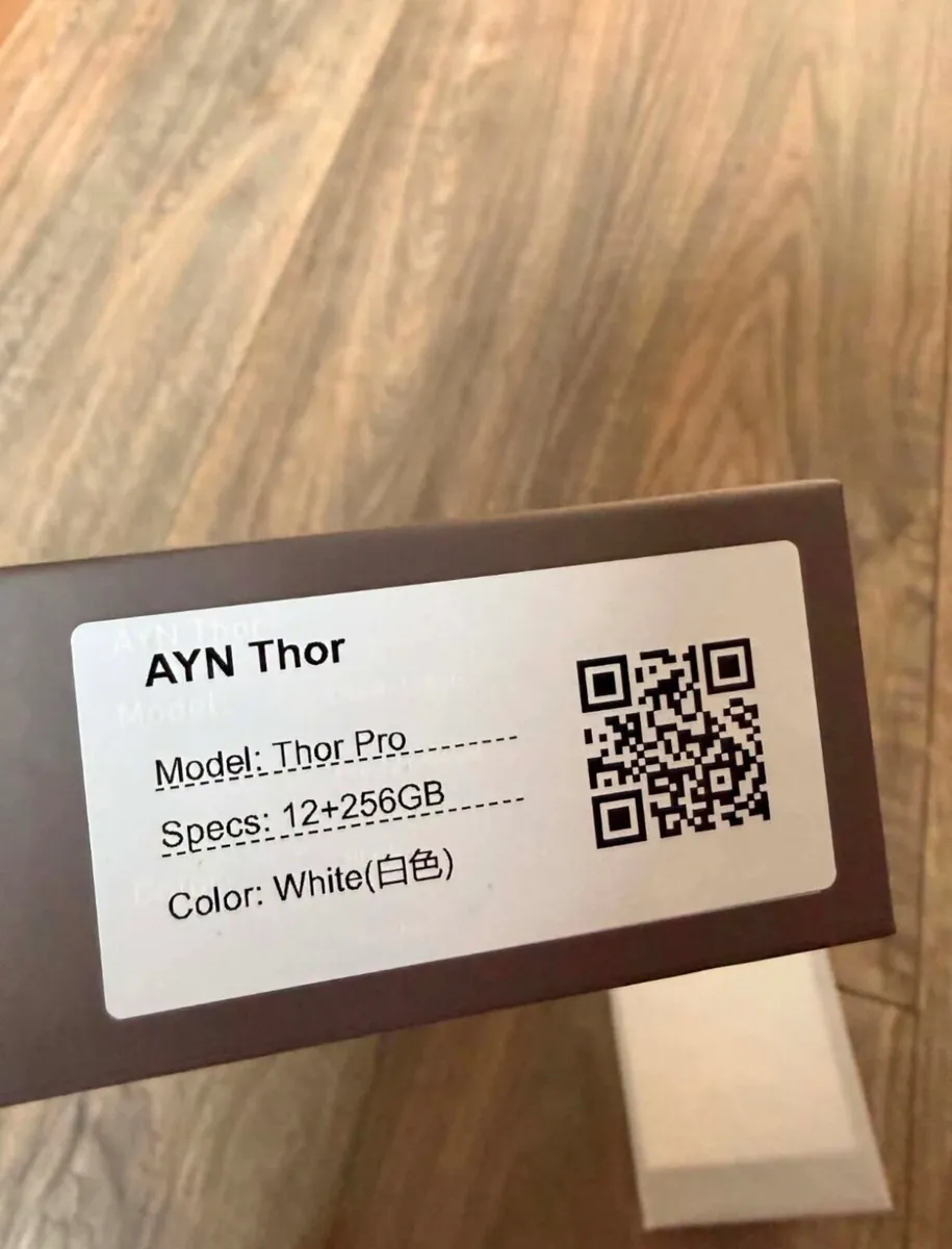 AYN THOR PRO 12GB + 256GB WHITE + 512GB MICROSD - Image 3