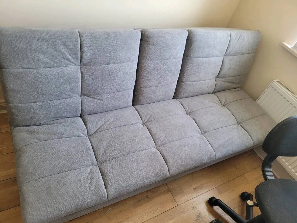 2 seater sofa bed - Image 2