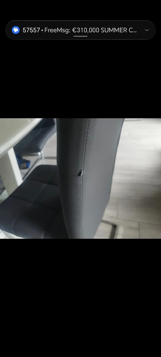 Table and chairs - Image 3