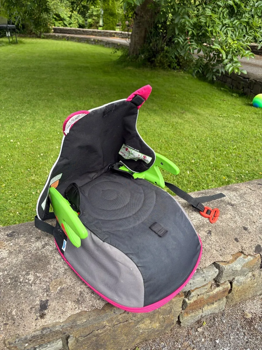 Trunki booster seat and rucksack - Image 1