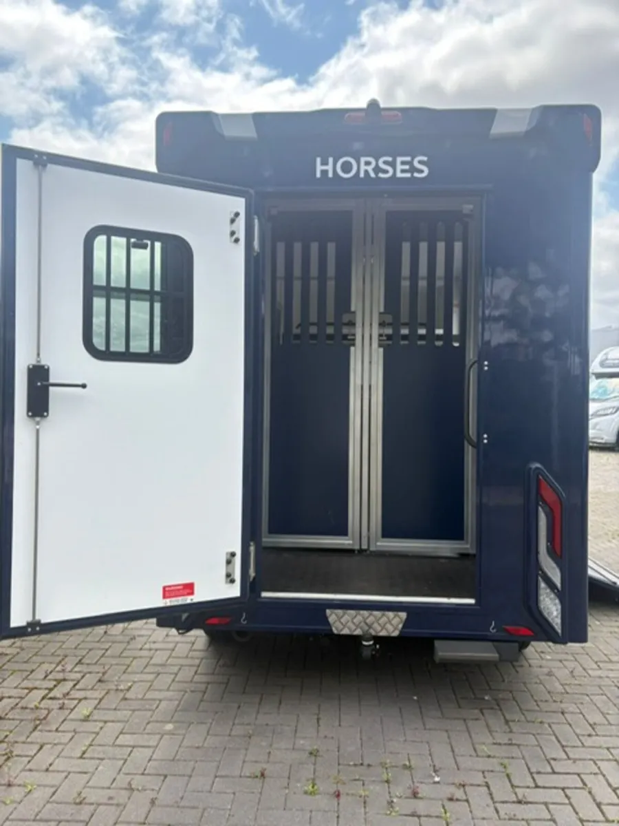 2 Stall HorseBox - Image 2