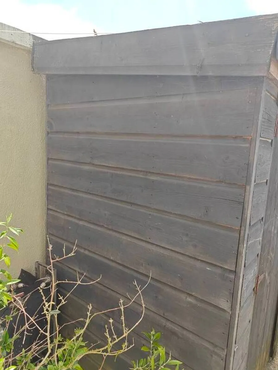 Small garden shed free to take away - Image 2