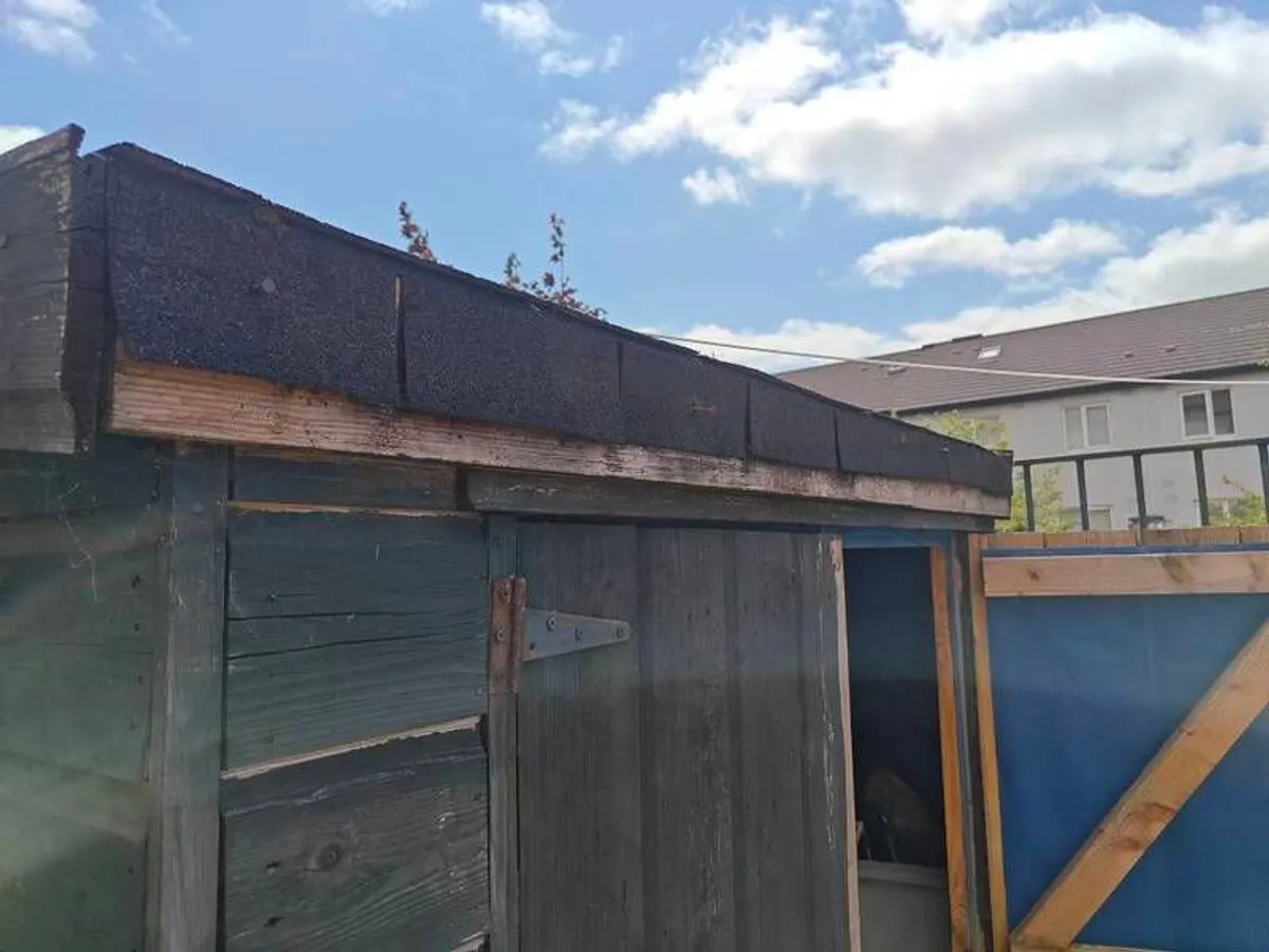 Small garden shed free to take away - Image 3