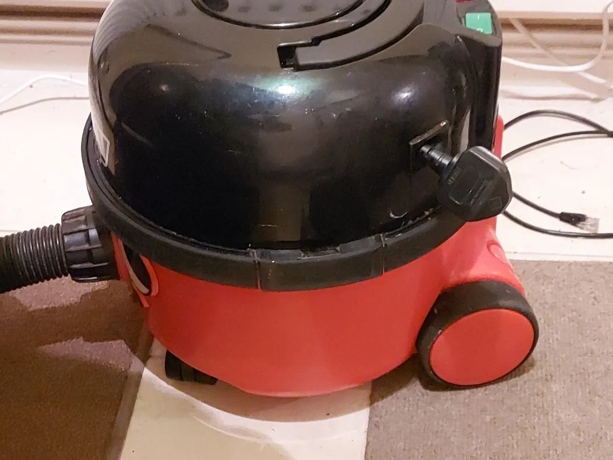 HENRY Hoover Model HVR200-11 Vacuum Cleaner - Image 2