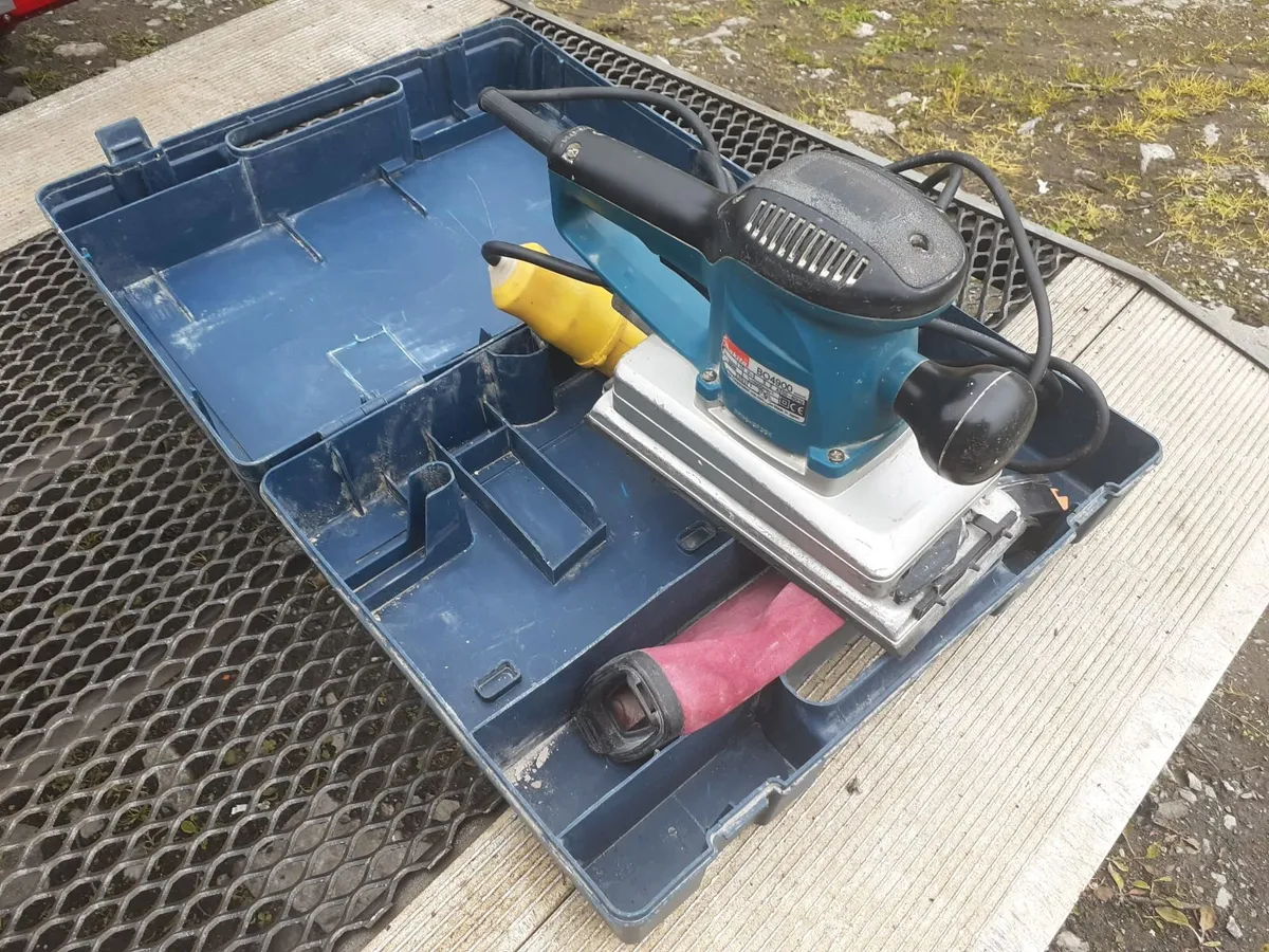 MAKITA BO4900 110V SANDER.. - Image 4
