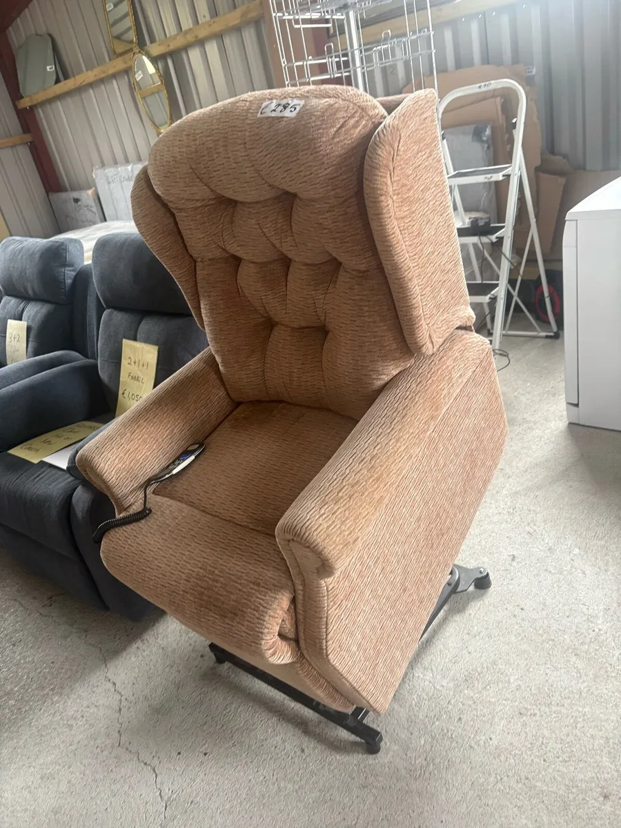 Lift and rise chair - Image 4