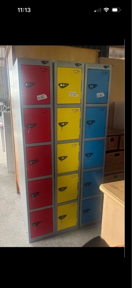 5 drawer locker with keys - Image 2