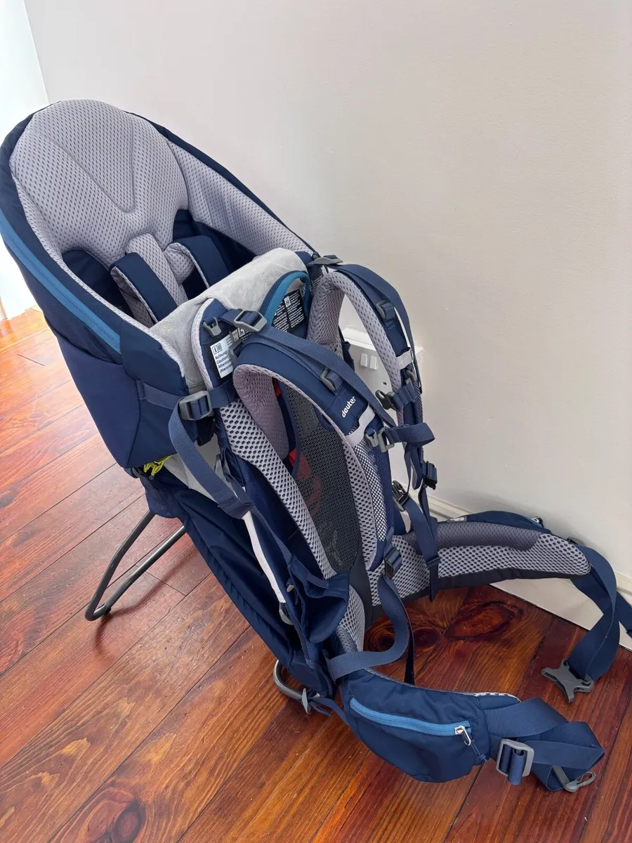 Dueter baby carrier backpack - Image 1