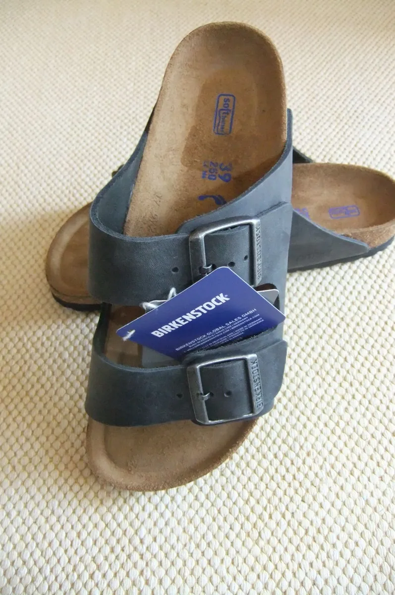 Birkenstock Unisex Star Wars Sandals Size 39 BNWT - Image 1