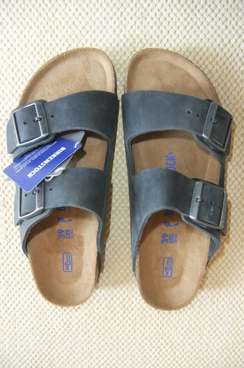 Birkenstock Unisex Star Wars Sandals Size 39 BNWT - Image 2