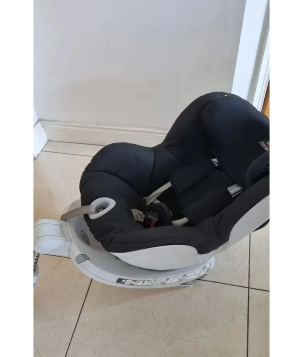 Britax Romer 360 Rotating Car Seat with isofix - Image 2