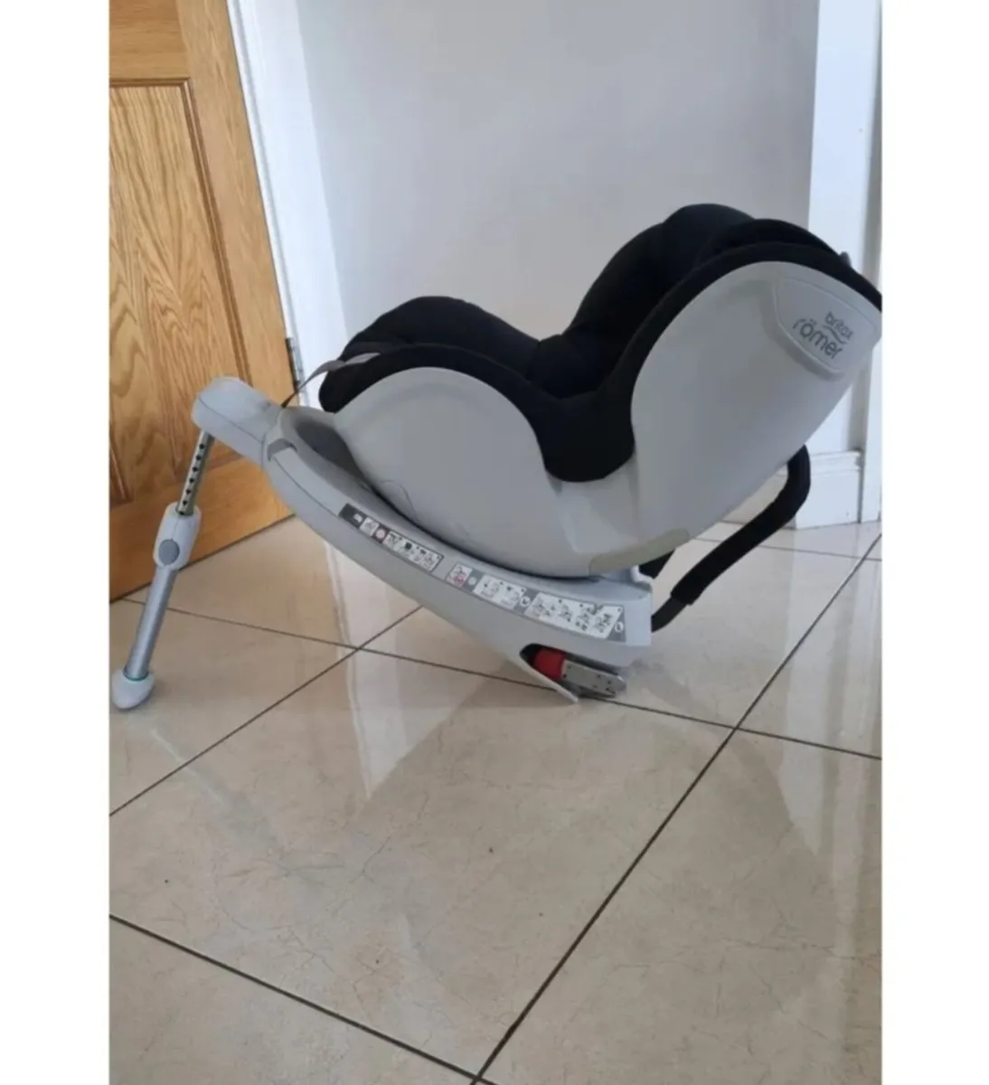 Britax Romer 360 Rotating Car Seat with isofix - Image 3
