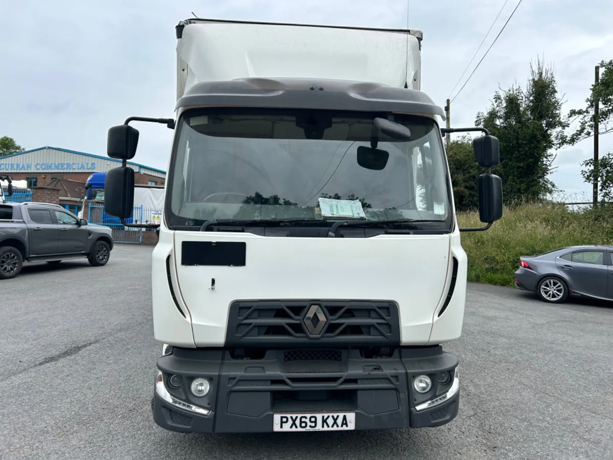 2019 Renault 12 ton Curtainsider with tail lift - Image 2