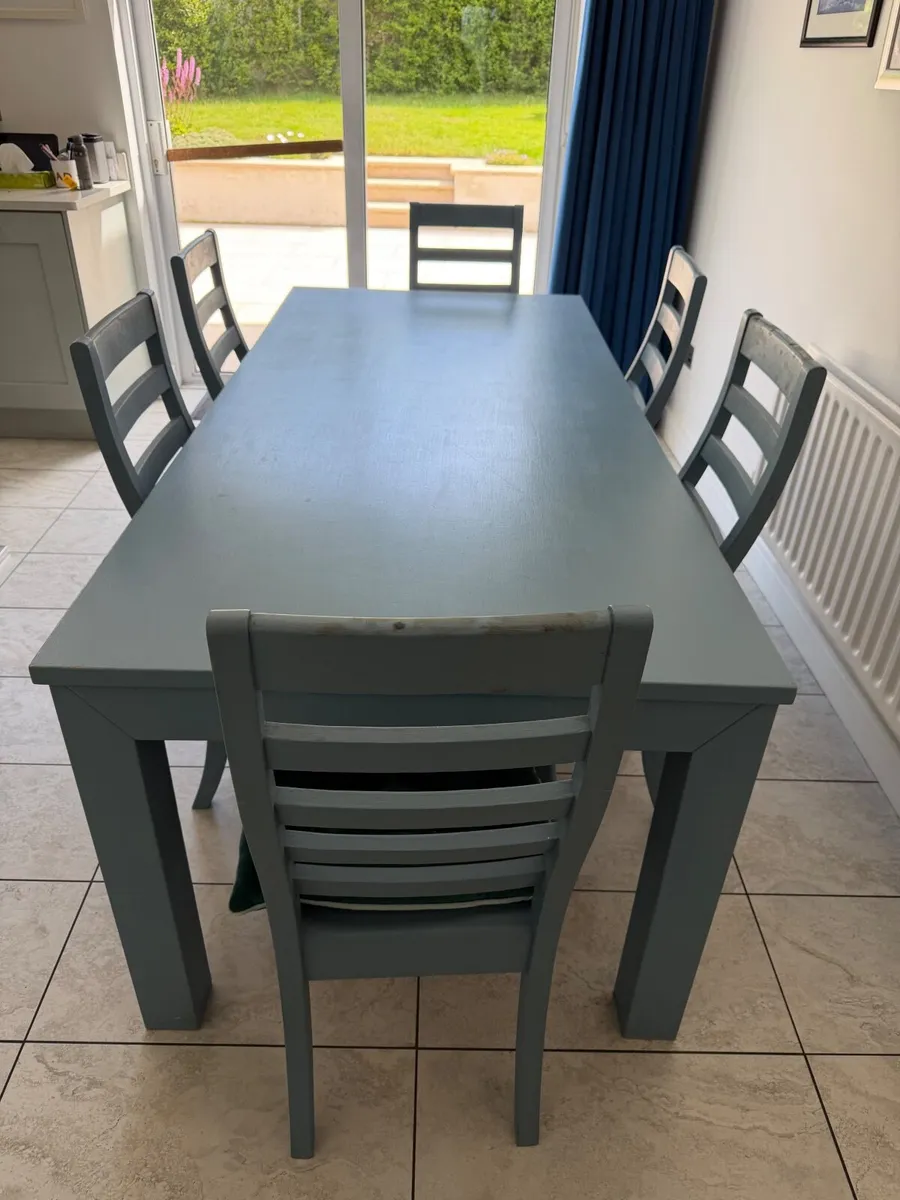 Dining table and chairs - Image 1