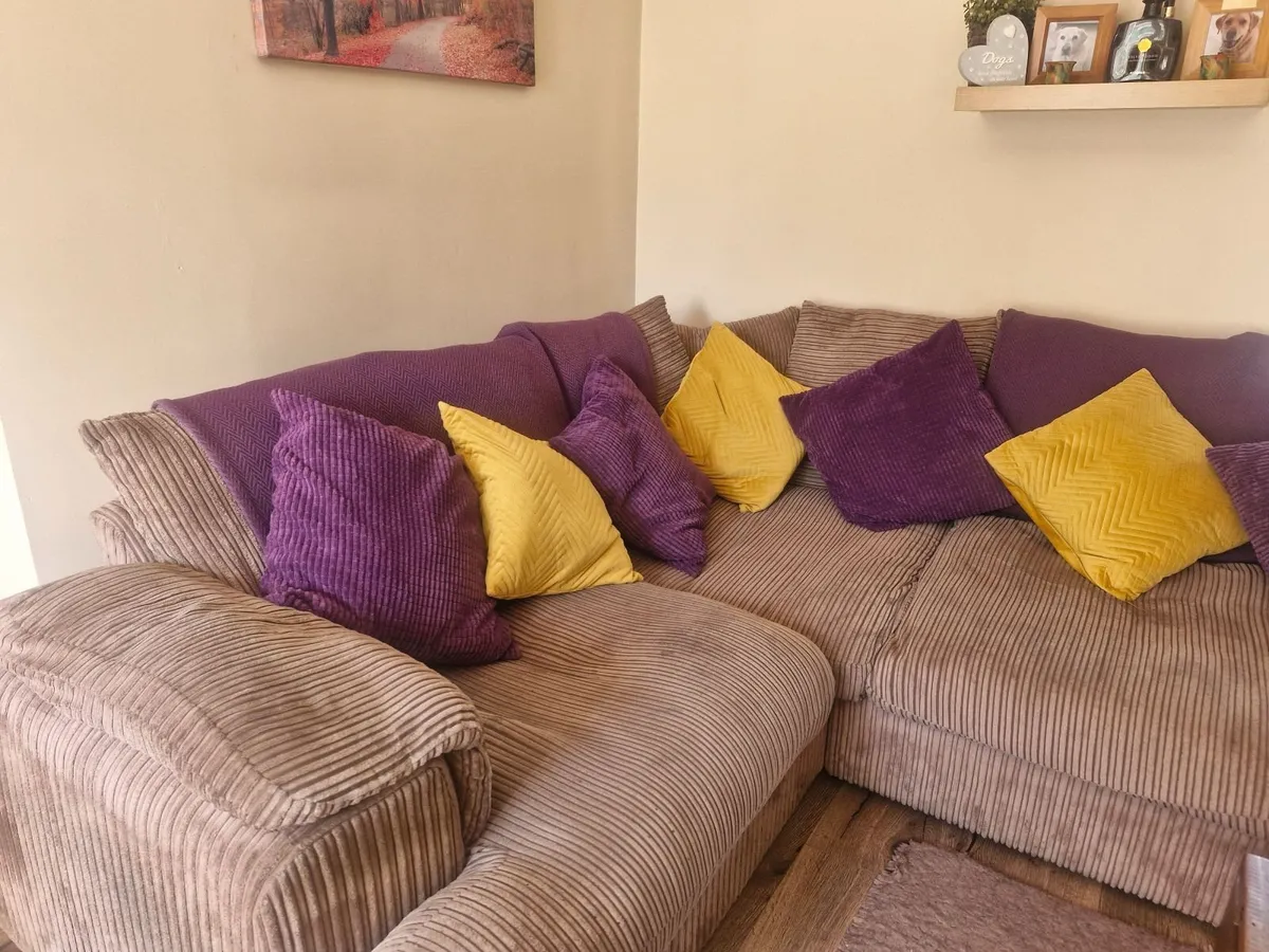 Corner Couch - Image 1