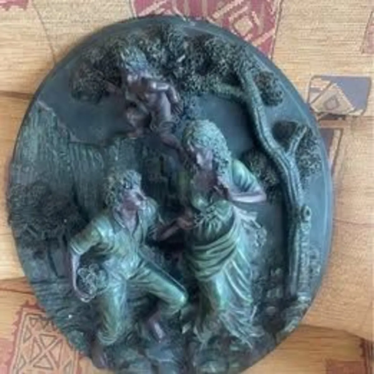 A beautiful wall plaque - Image 1