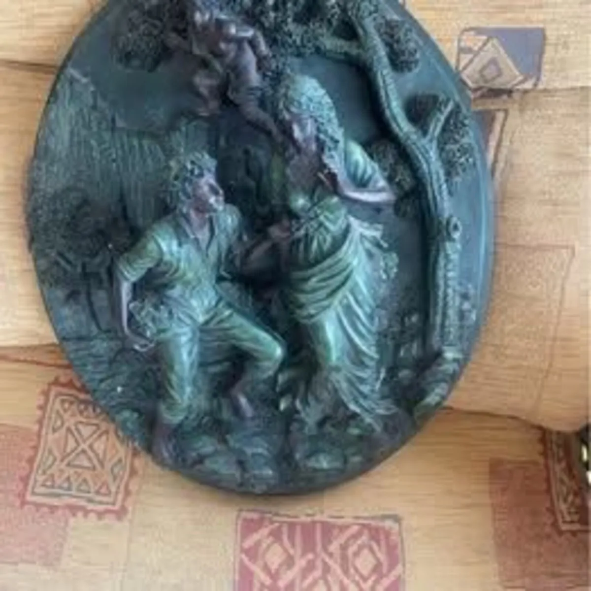 A beautiful wall plaque - Image 3