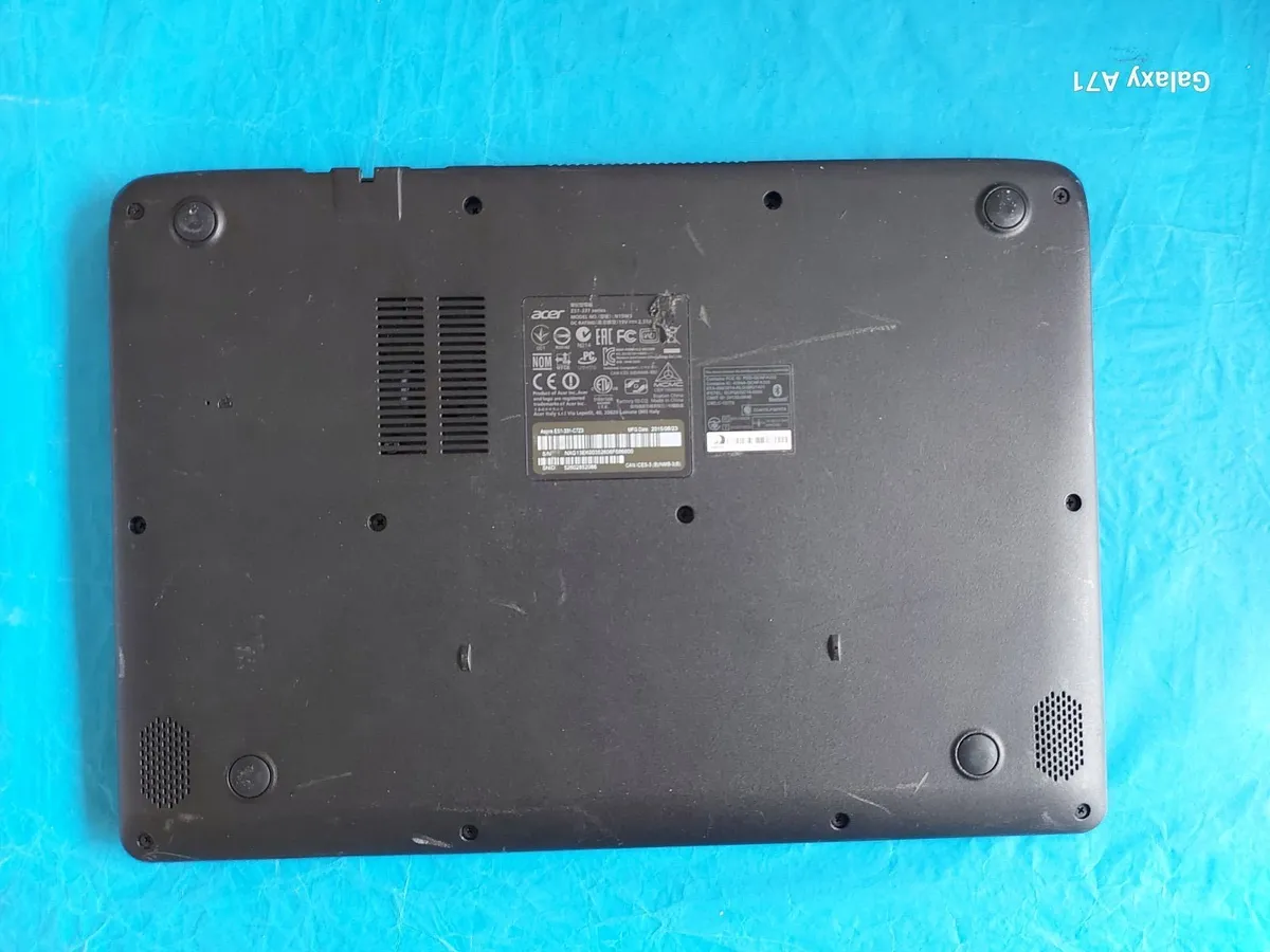 ACER Aspire Laptop ES 13, 4GB Ram, 32GB HDD, Win 8 - Image 3
