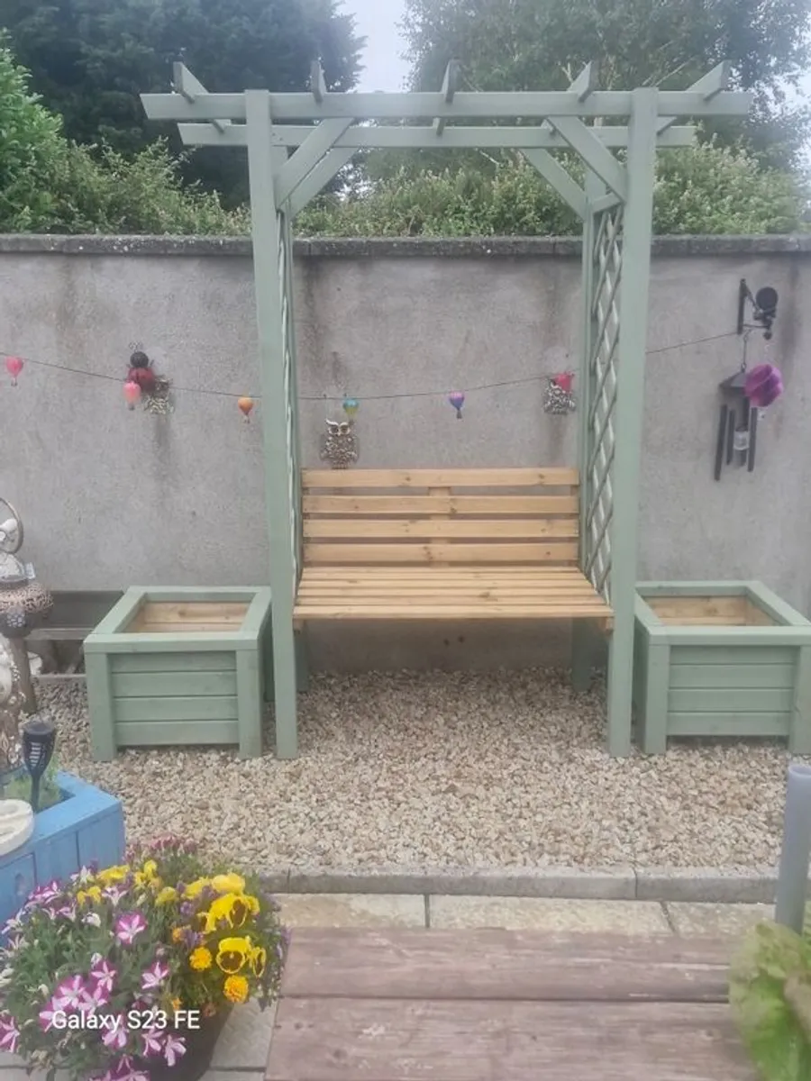 Painted Garden Arbour - Image 3